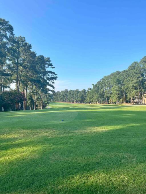 The Green Tee Suite Pinehurst Eksteriør bilde